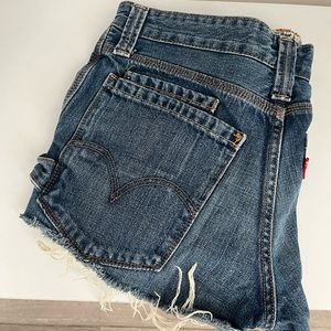 Levi’s Denim Cutoff Shorts Size 4